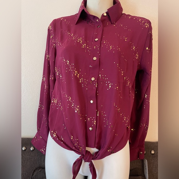 NY Collection Tops - 🚨New NY Collection Purple Self Tie Bouse with A Spray of Gold Sparkle